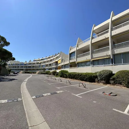 Climatise, A 2 Pas, 4 Couchages, Parking Prive - Fr-1-250-193 * Le Grau-du-Roi